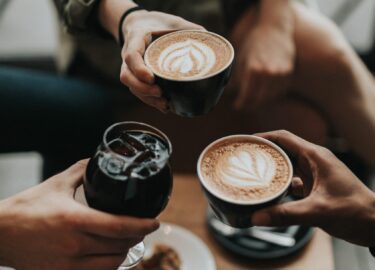 コーヒーの効能で豊かな生活。コーヒーダイエットの糖分とカフェインについて解説